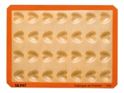 Moule Savarin Coeur Silpat Par Demarle - 28 Empreintes - 40 X 30 Cm - Demarle